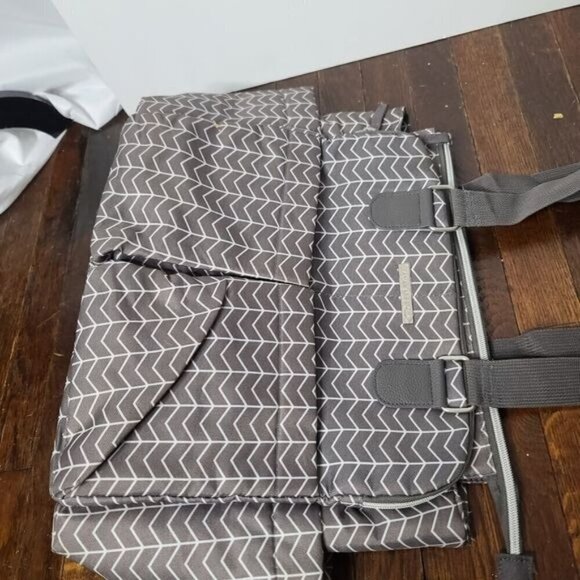 Bananafish Studio Sienna Arrow Tote Diaper Bag Grey - Picture 13 of 14